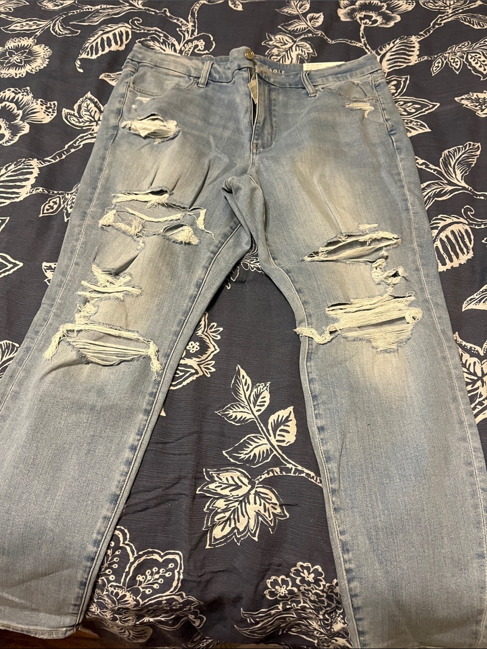 American Eagle Outfitters Light Blue Distressed Boyfriend Jeans